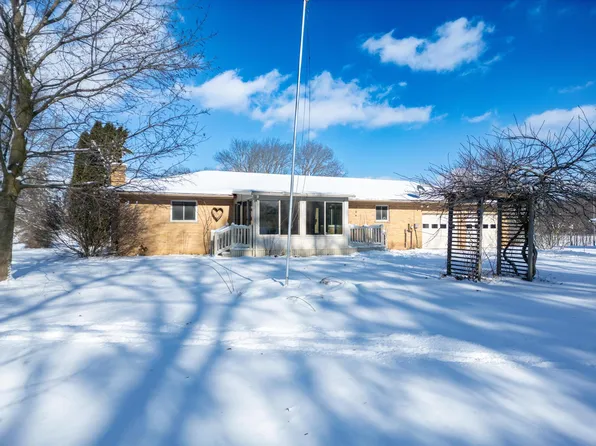 18820 Dexter Trl, Gregory, MI 48137