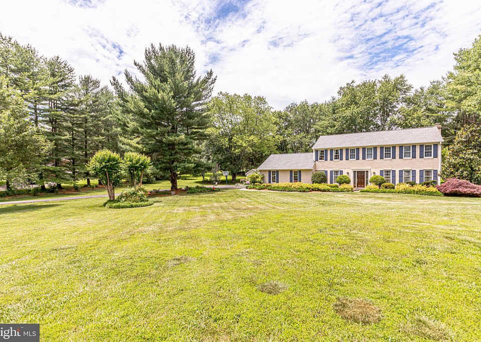 1st image of 4398 Canterbury Ln