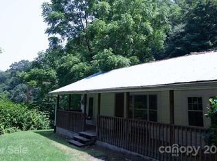 380 Lower Doe Bag Rd, Green Mountain, NC 28740