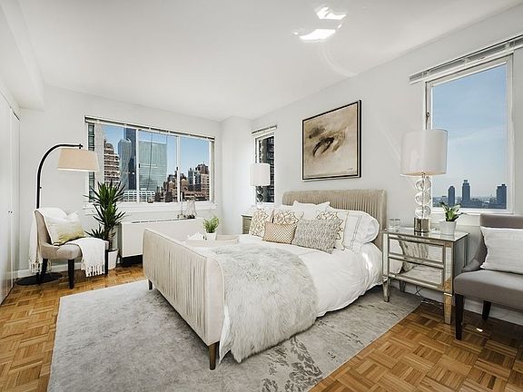 4th image of 308 E 38th St APT 17C
