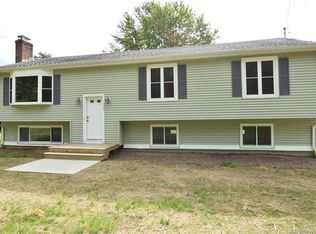 313 S River Rd, Tolland, CT 06084