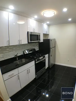 Rented by Bond New York | media 27