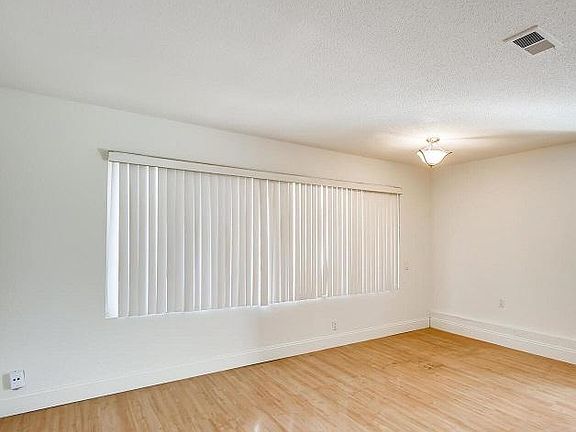 2nd image of 1304 W Ponce De Leon Ave