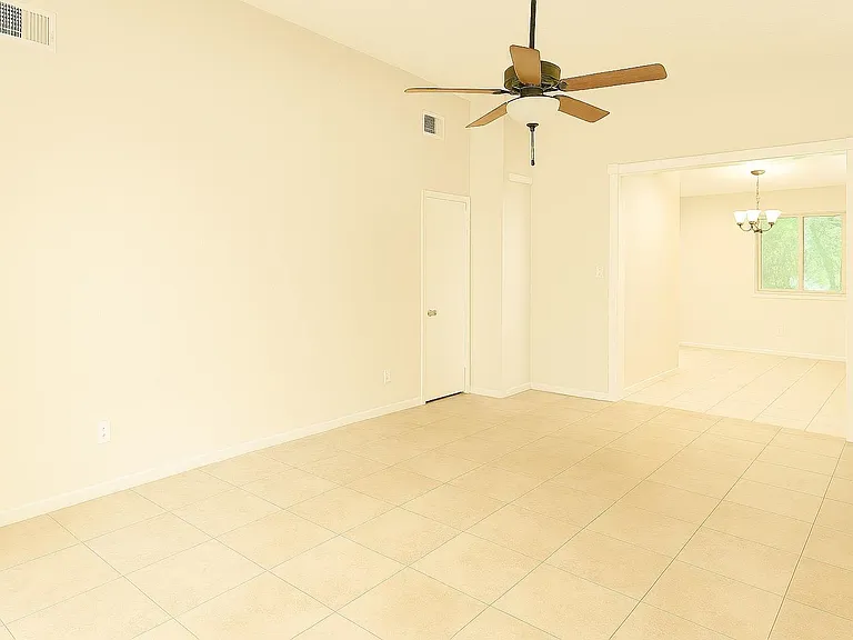 17510 Lobo Trl — Photo 6