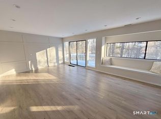 98 Heritage Vlg #D, Southbury, CT 06488