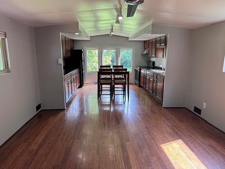 4096 Simpson Ln — Photo 6
