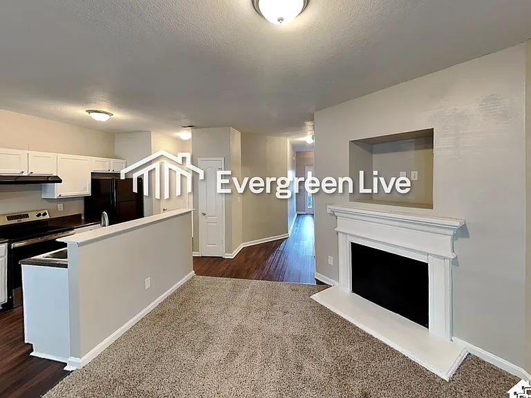 2821 Godby Rd — Photo 9