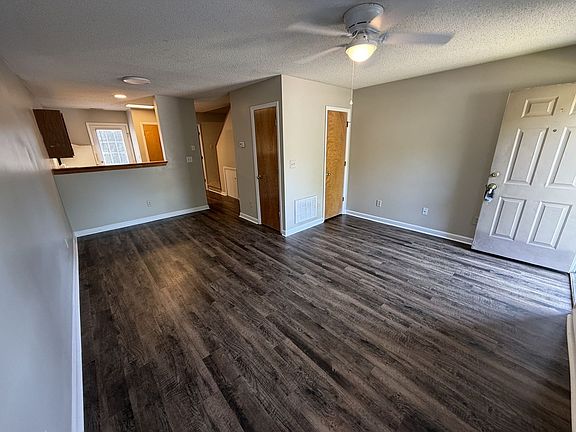 4th image of 2905 Faversham Pl