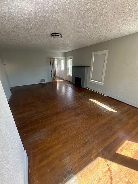 1 bed, 1000 sqft, $1,000 — Photo 2