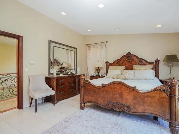 2233 East 72nd Street image 20 of 38