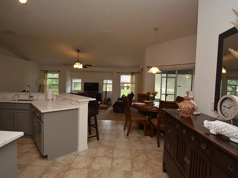192 Pine Grove Dr — Photo 2