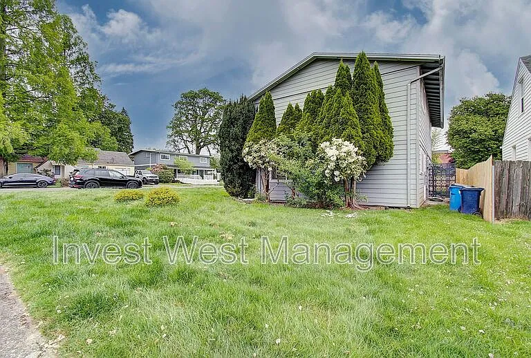 710 NE 15th Ave — Photo 20