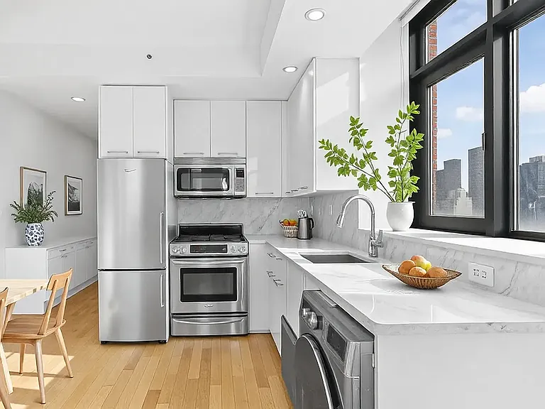 49 E 34th St #27B — Photo 2