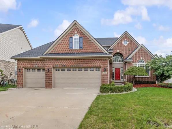 16928 Boulder Dr, Northville, MI 48168