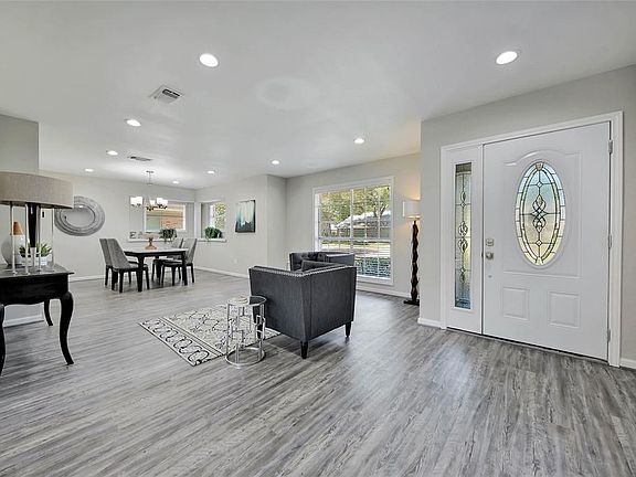 2nd image of 7619 Braesglen Dr