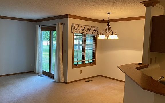 4th image of 3590 Blue Jay Way #100-1