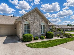 8000 River Park Way, Evansville, IN 47715