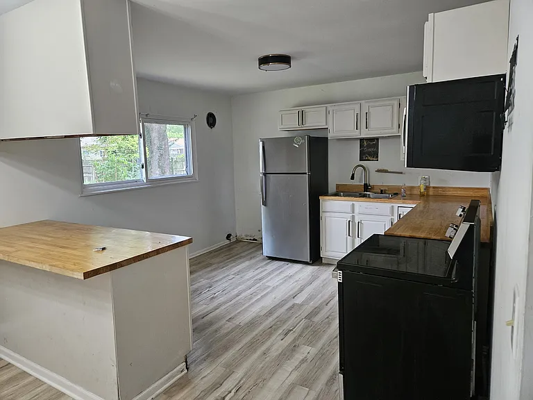 2804 Lawndale Dr — Photo 12
