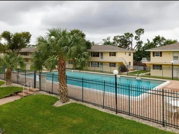 3325 Airport Rd N #L2, Naples, FL 34105