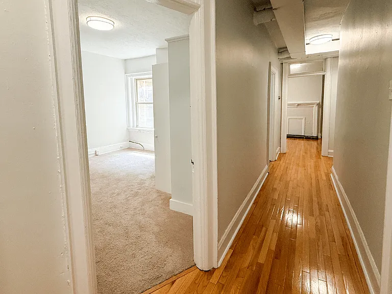 5754 Howe St — Photo 22