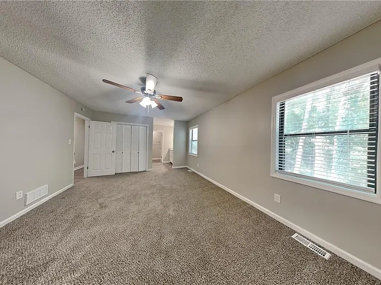 4523 Hickory Grove Dr NW — Photo 7