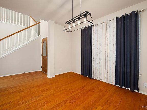 2nd image of 4002 Santa Olivia St