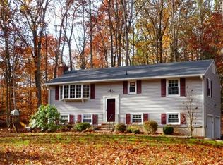 5 New Light Dr, Danbury, CT 06810