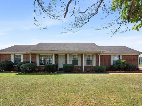 110 Country Charm Ln, Huntsville, AL 35811