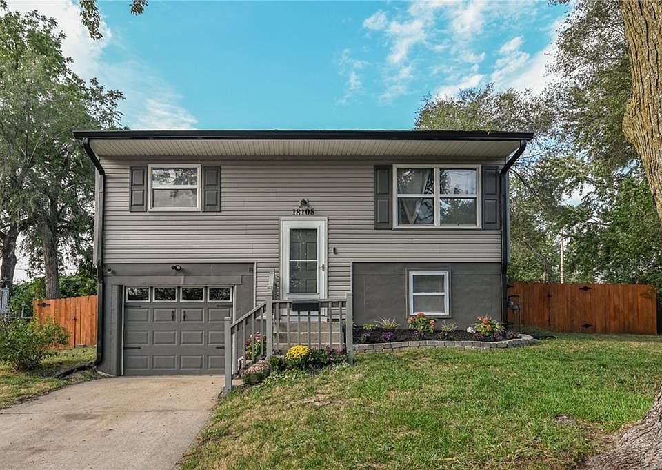 1st image of 18108 E Shoshone Dr