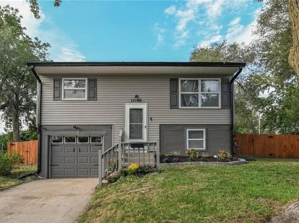 18108 E Shoshone Dr, Independence, MO 64058