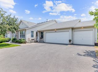 142 Wedgewood Dr, Saint Paul, MN 55115