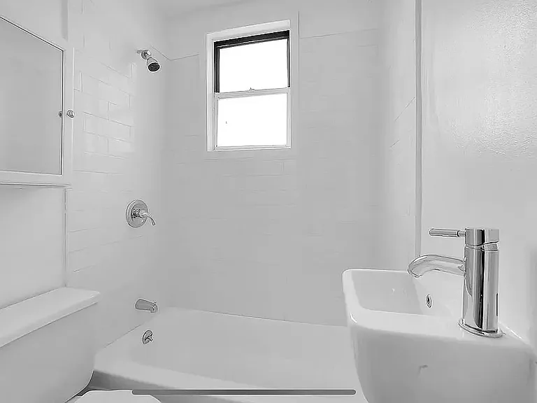 133 Avenue D #12 — Photo 4