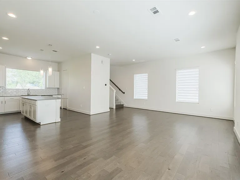 4817 Martin Oaks Ln — Photo 9