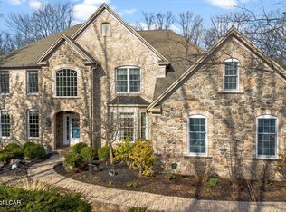 414 Ice Harvest Dr, Mountain Top, PA 18707