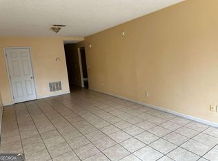 890 E Cherry St #104, Jesup, GA 31546