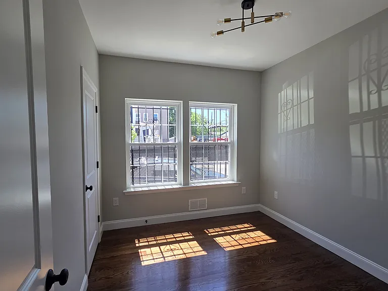 36 Shaw Ave #1 — Photo 6