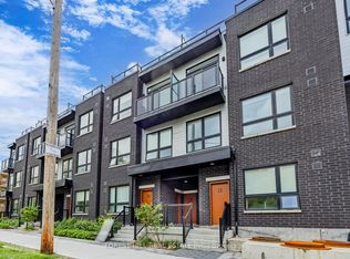 15 Brenthall Ave #7, Toronto, ON M2R 1N1