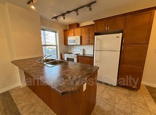 598 Sutherland Ave #104, Kelowna, BC V1Y5X1