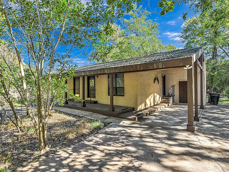32B E Rivercrest Dr — Photo 1