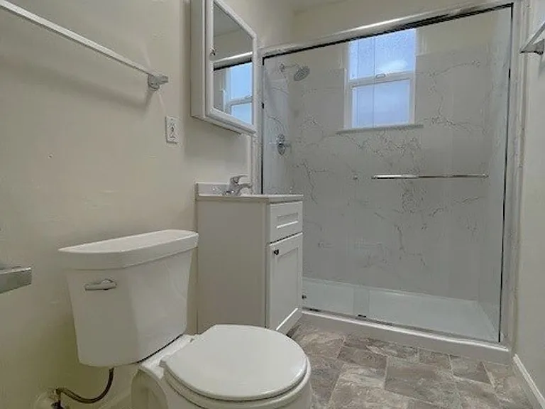 Charming, Studio Freshly Painted, move in ready — Photo 7