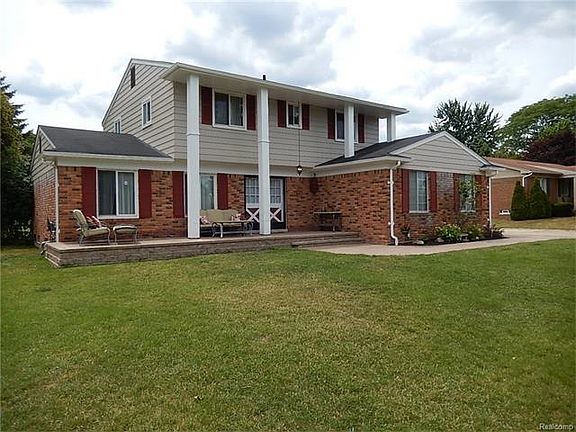 2nd image of 36617 Lansbury Ln