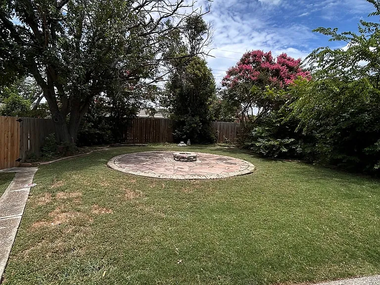 3165 Lockmoor Ln — Photo 6