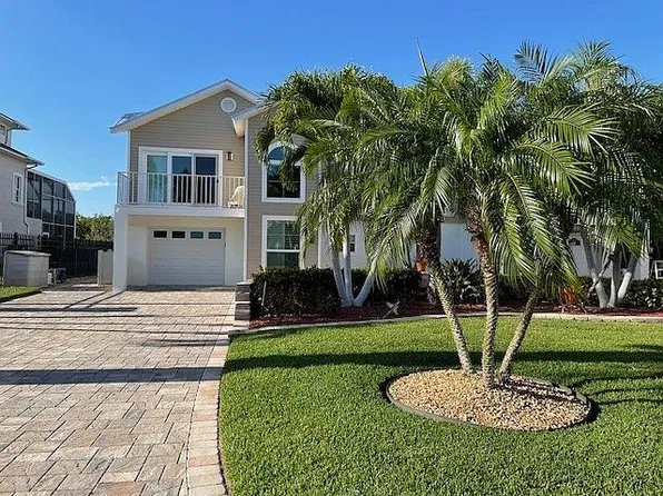 12180 Siesta Dr, Fort Myers Beach, FL 33931