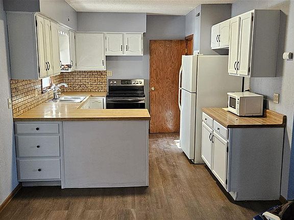 3rd image of 384 5th St SW