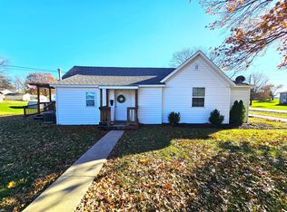 403 E McGaughy St, Hamilton, MO 64644