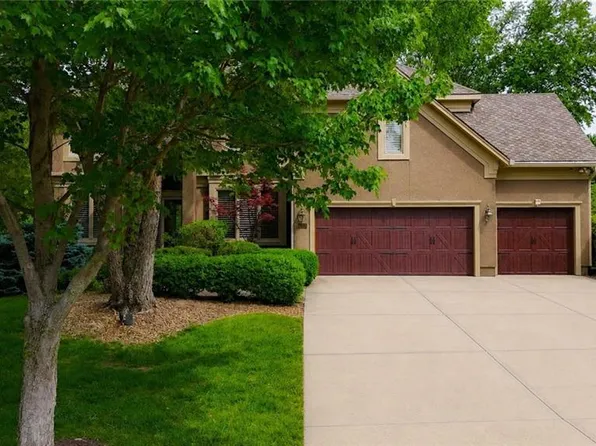 14329 Hayes St, Overland Park, KS 66221
