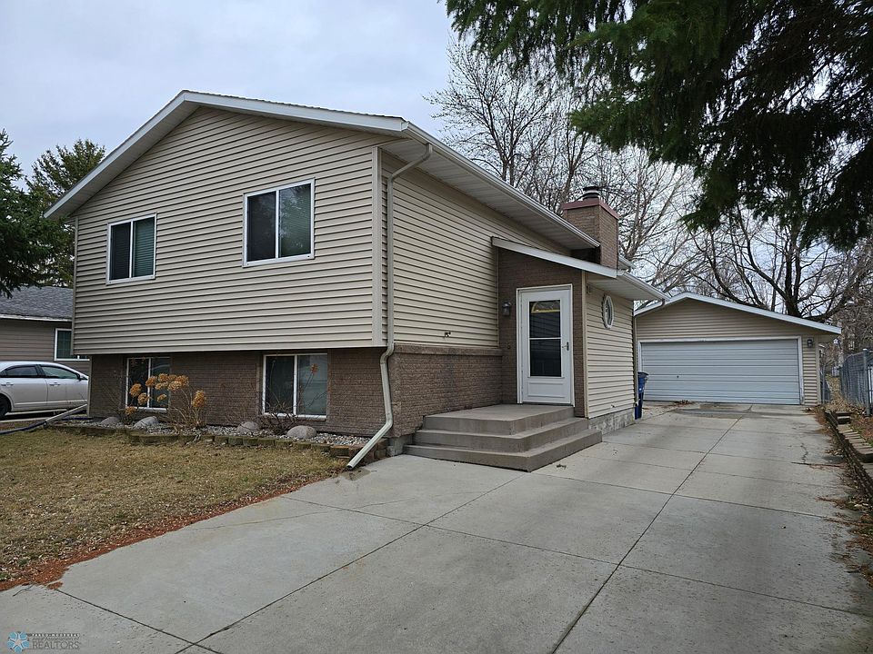 1st image of 2919 17th Ave S