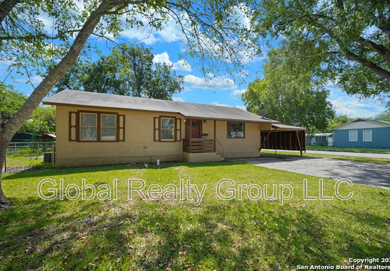 400 Mitchell Ave — Photo 1