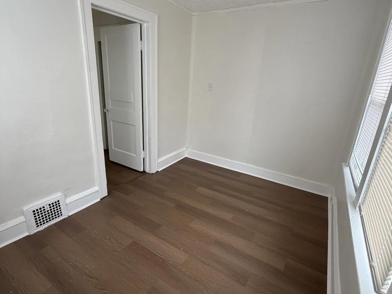 4473 West 133rd Street - Downstairs — Photo 3