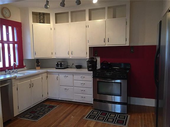 2nd image of 214 Avenue C